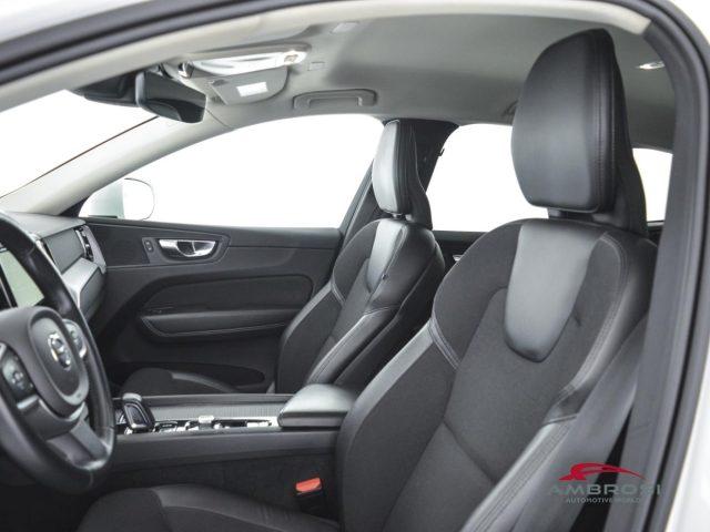 VOLVO XC60 B4 Geartronic Momentum Pro