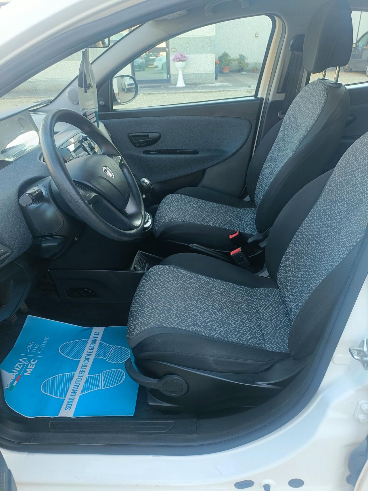Lancia Ypsilon 1.2 69 CV 5 porte Elefantino Blu