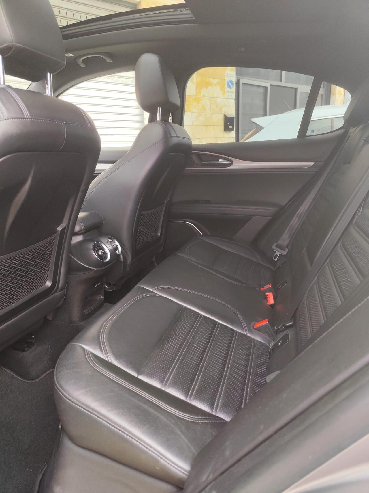 Alfa Romeo Stelvio 2.2 Jtdm Q4 Super * 210cv * Tetto * Navi * Pelle * Garantita 12 Mesi