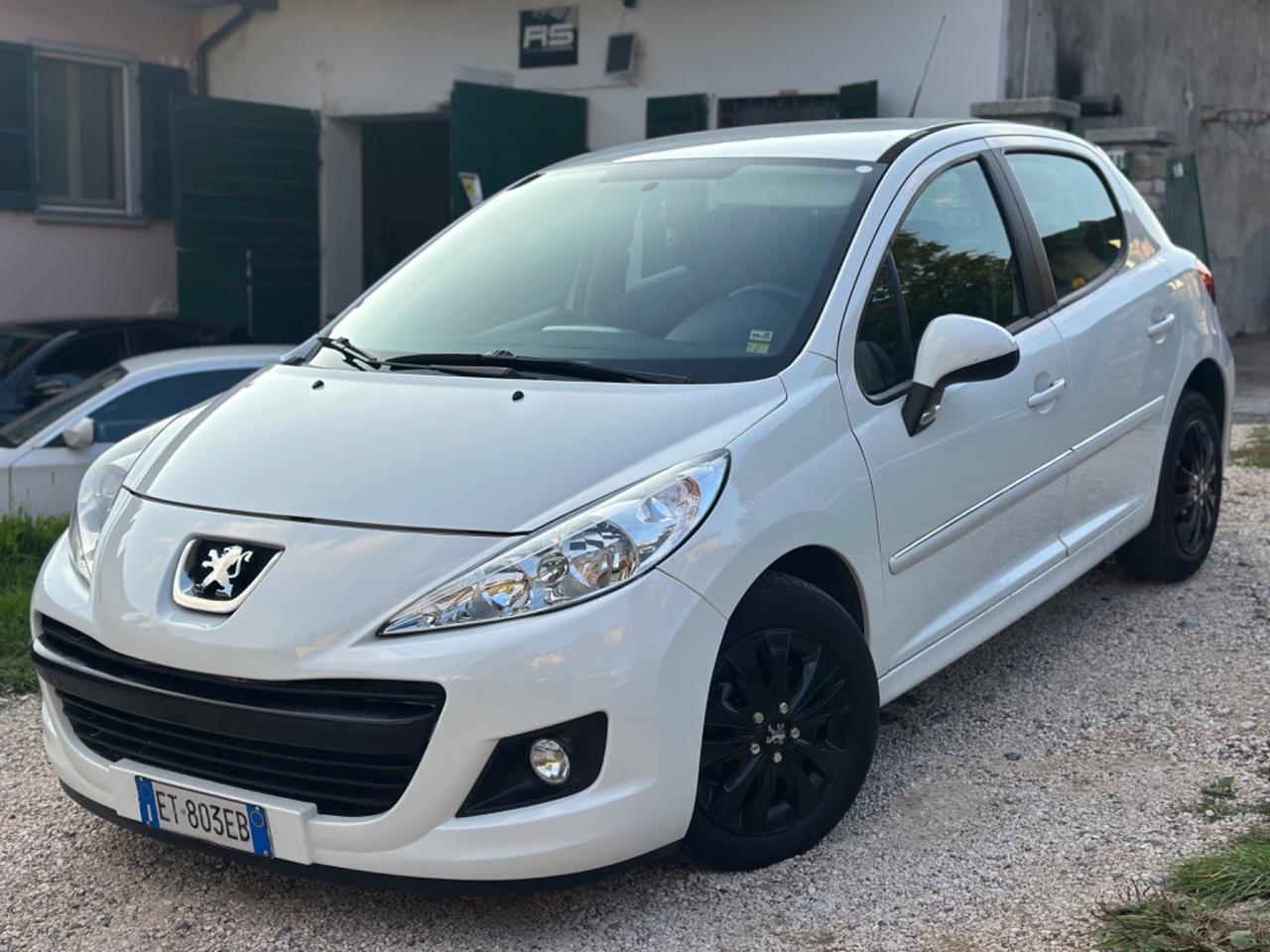 Peugeot 207 1.4 8V 75CV 5p. ECO GPL NEOPAT KMCERT GARANZ