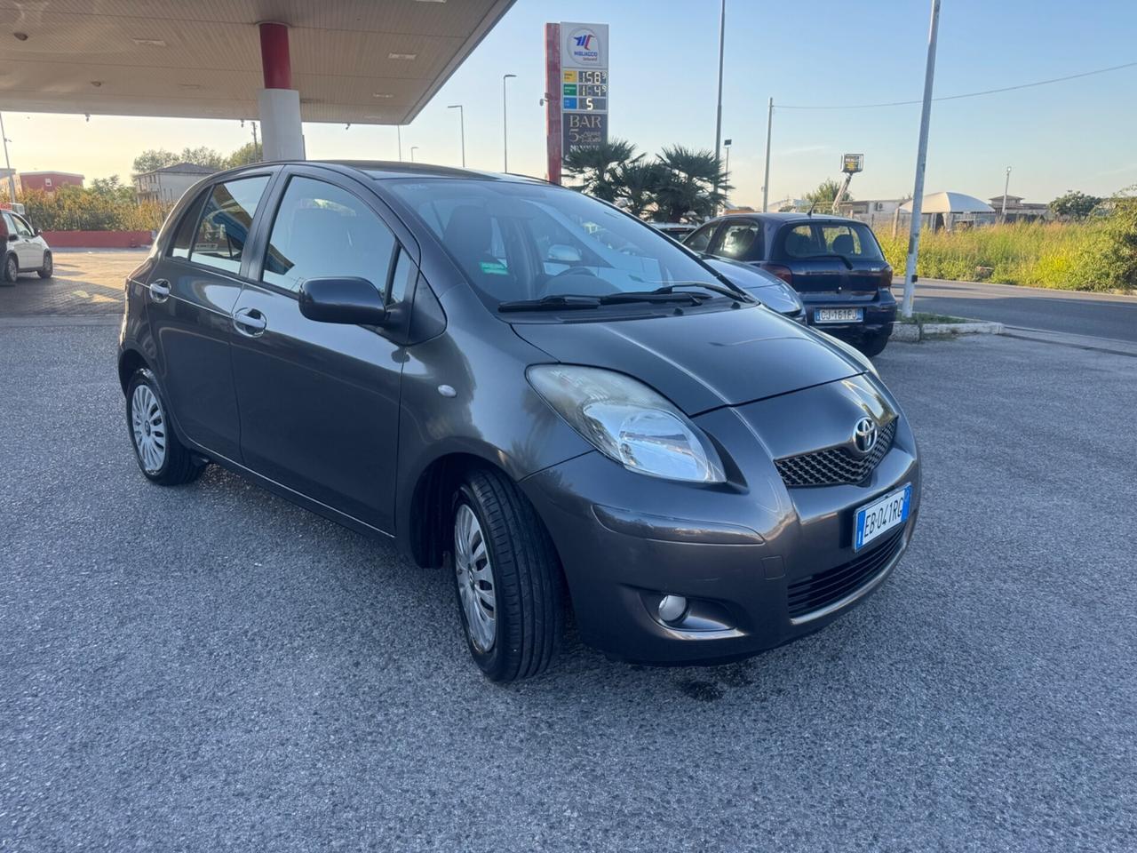 Toyota Yaris 1.0 5 porte Sol