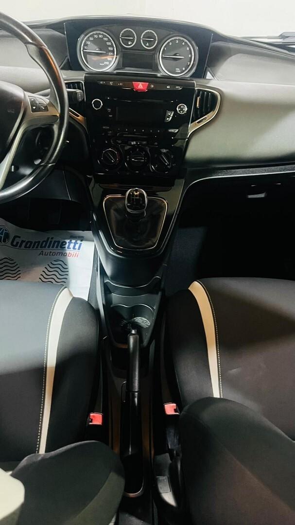 Lancia Ypsilon 1.2 69 CV Platinum