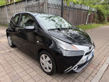 Toyota Aygo 1.0 VVT-i 69 CV 5 porte x-business