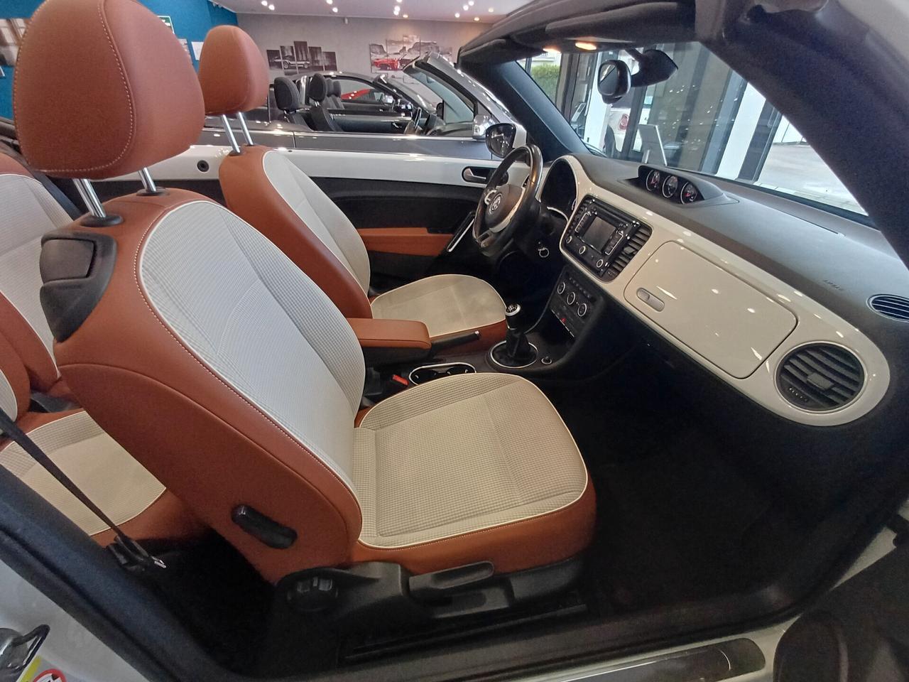Volkswagen Maggiolino Cabrio 1.2 TSI CUP adatta a neopatentati