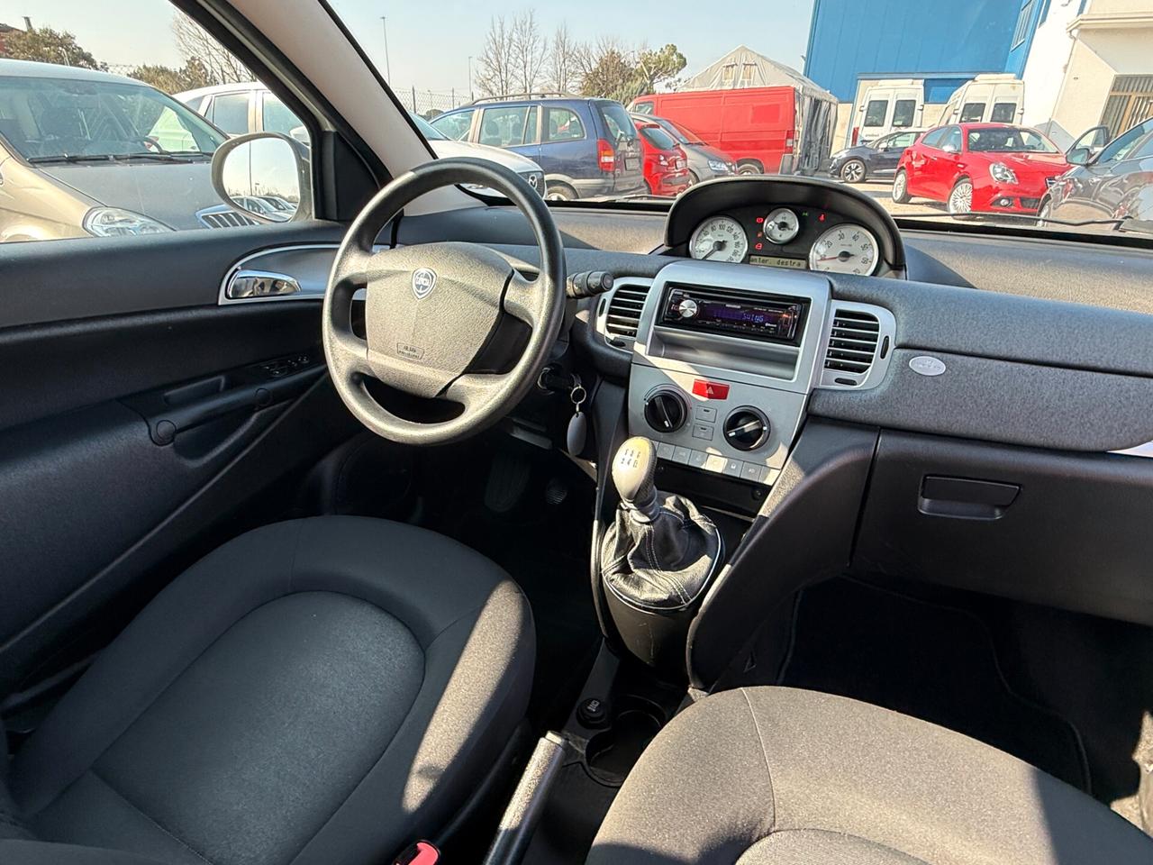 Lancia Ypsilon 1.2 69 CV Unyca