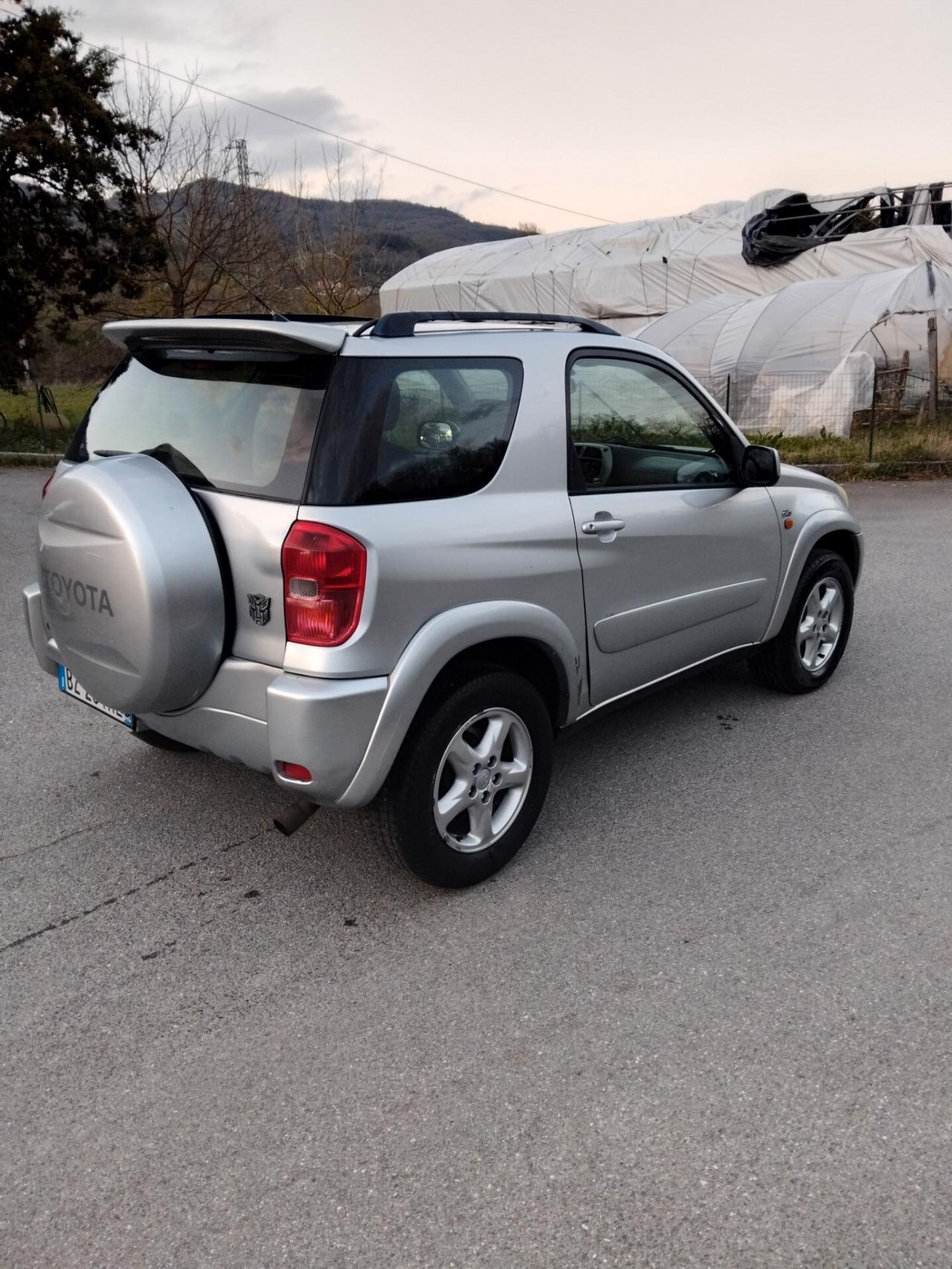 Toyota RAV 4 RAV4 2.0 Tdi D-4D cat 3 porte Sol