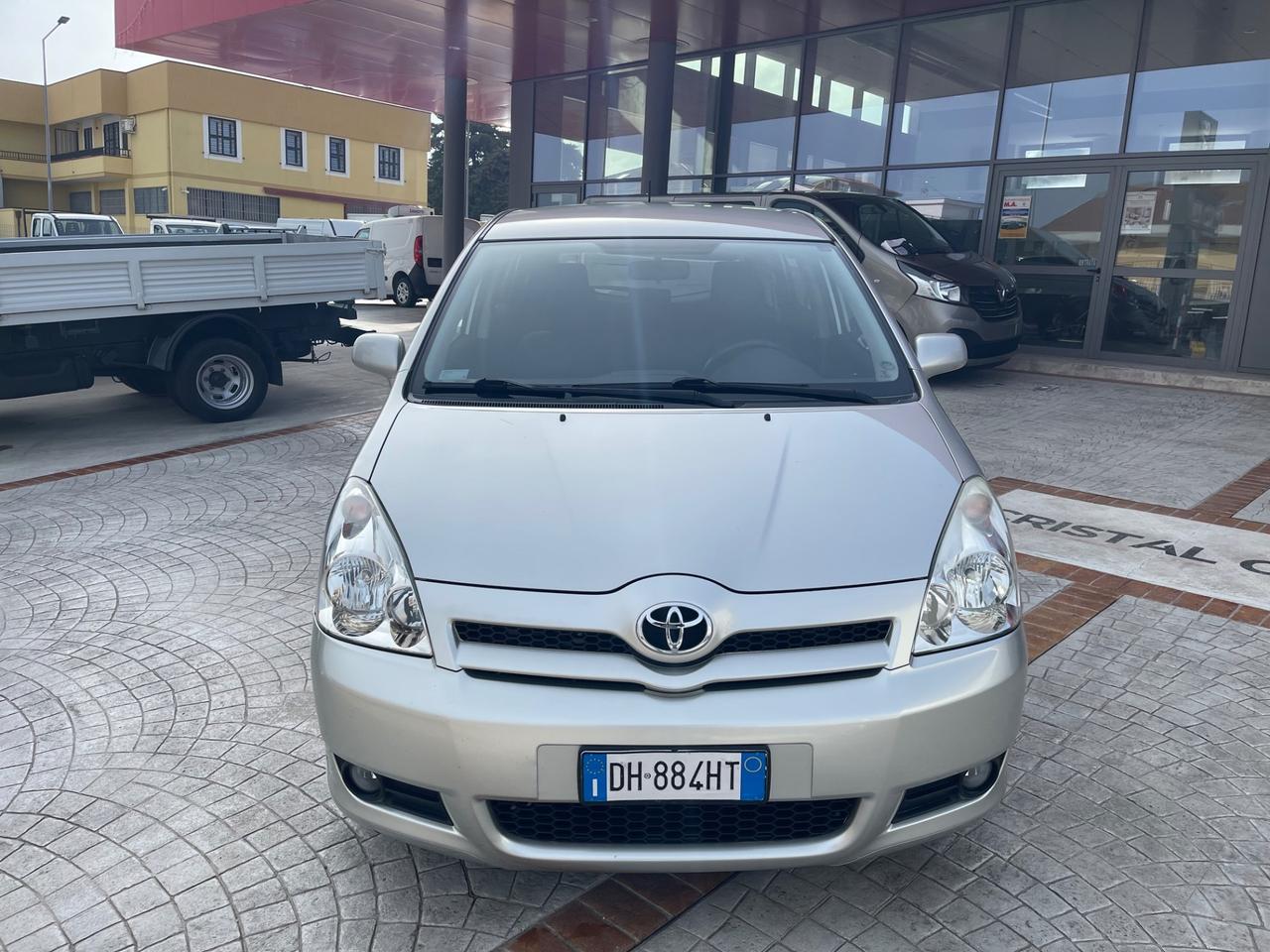 Toyota Corolla Verso 2.2 16V D-4D