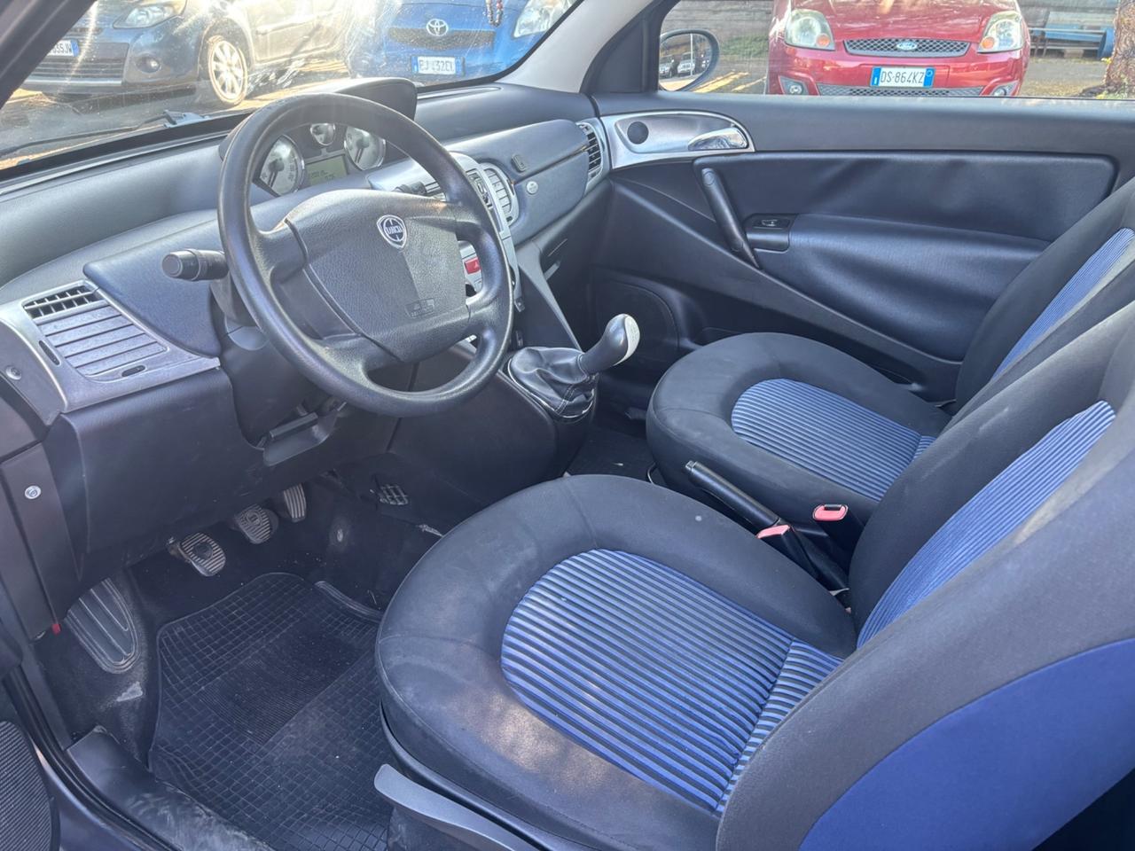 Lancia Ypsilon 1.3 MJT 75 CV Platino