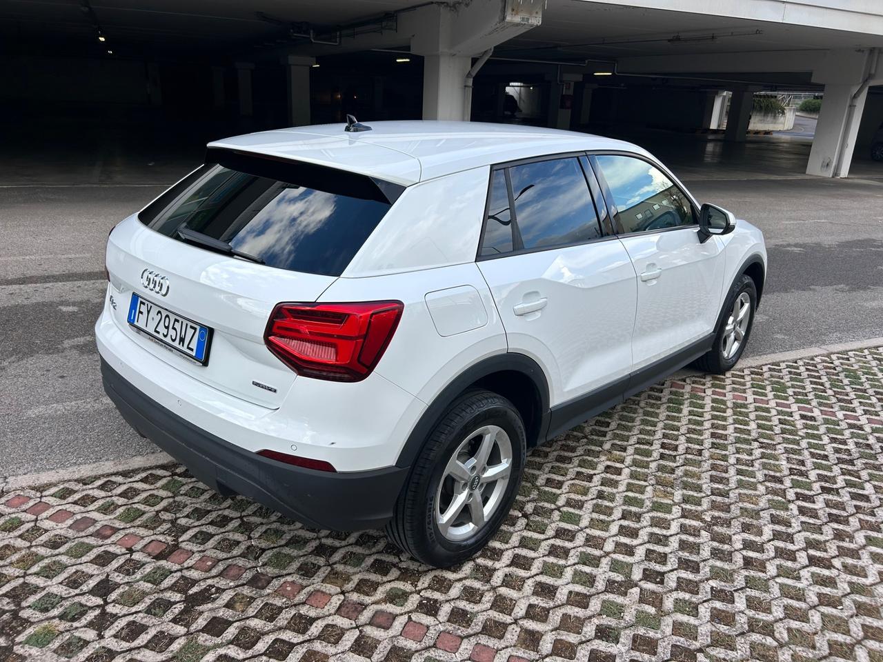Audi Q2 35 TDI quattro S tronic Business