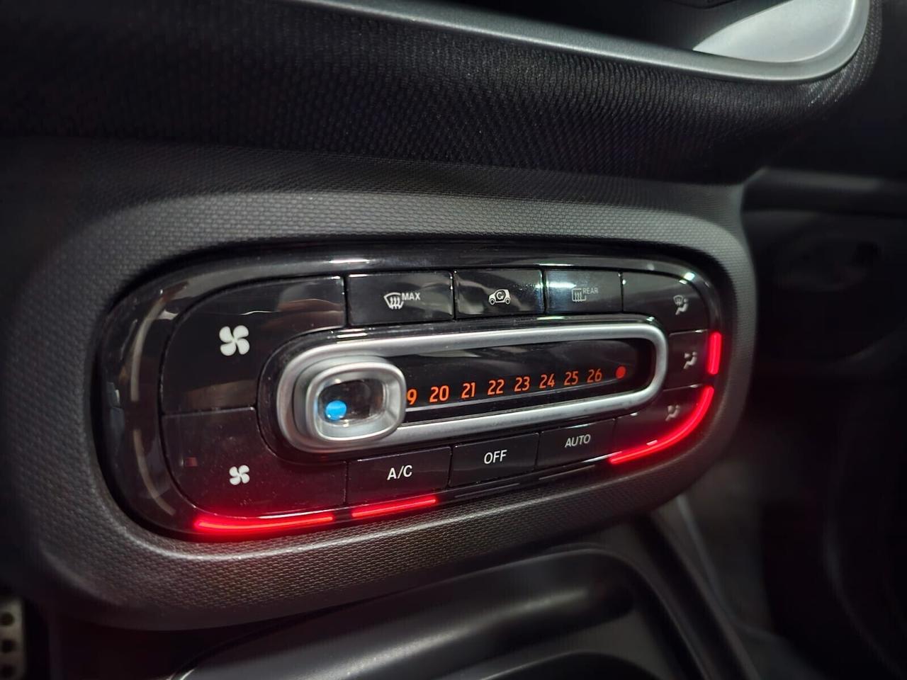 NUOVA SMART FORFOUR BRABUS EXCLUSIVE CABRIO EDITION 0.9 BENZ 109CV TWINAMIC