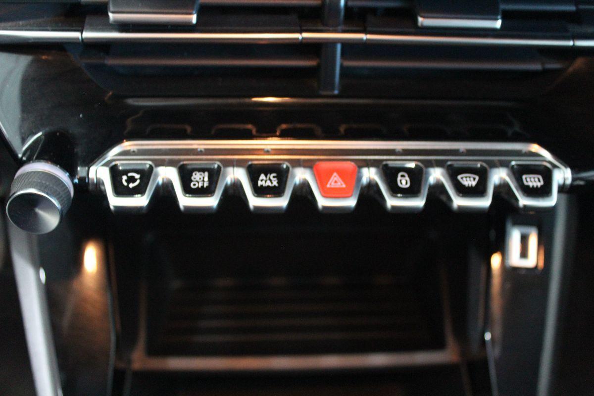 PEUGEOT - 208 - BlueHDi 100 S&S 5p. Active