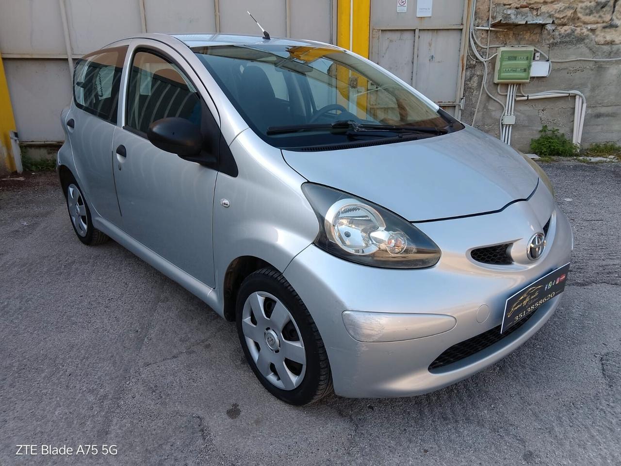Toyota Aygo 1.0 12V VVT-i 5 porte 2007 Prono gomme e tagliando