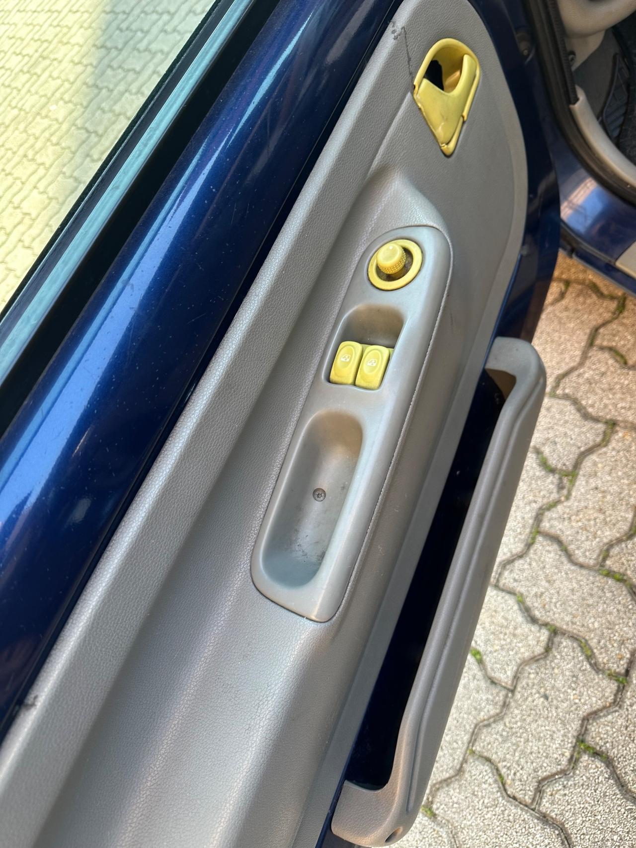 Renault Twingo 1.2i cat Base