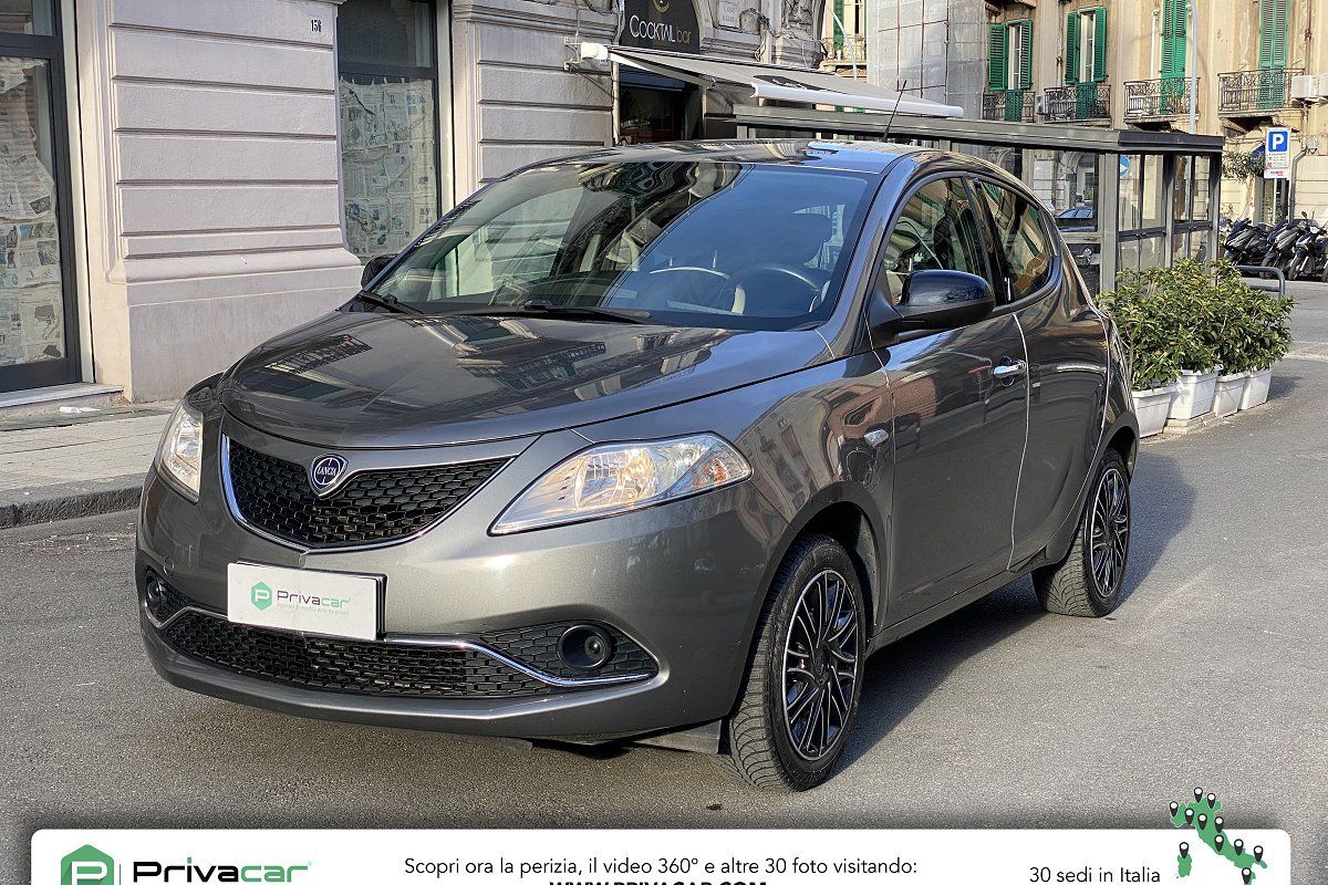 LANCIA Ypsilon 1.2 69 CV 5 porte Gold