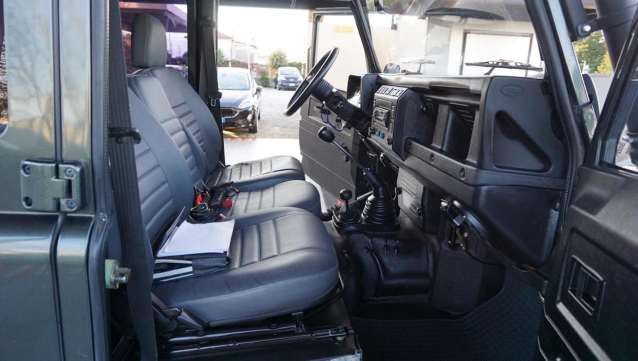 Land Rover Defender 110 2.5 Td5 cat S.W. S