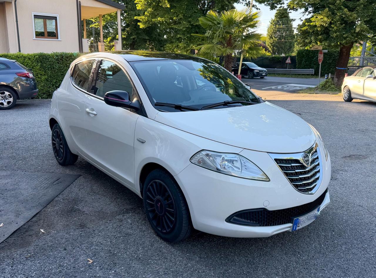 Lancia Ypsilon 1.2 benzina tetto panoramico apribile
