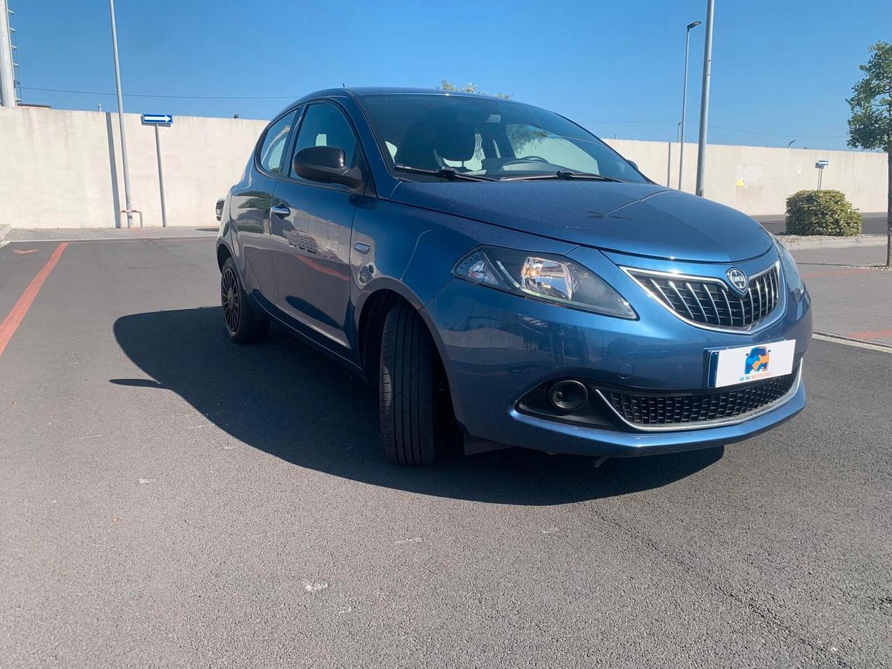 Lancia Ypsilon 1.0 FireFly 5 porte S&S Hybrid Ecochic Silver