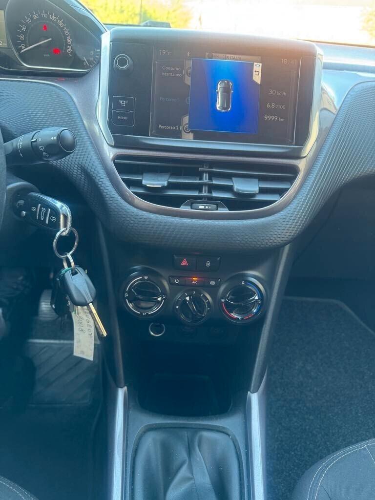 Peugeot 2008 1.2 VTi 82CV Allure
