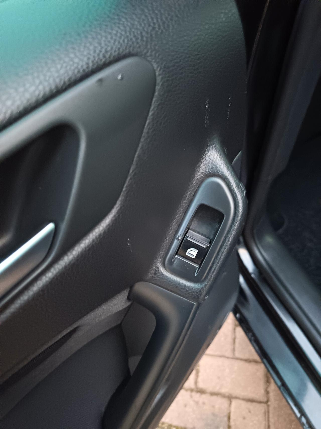 Volkswagen Golf 1.6 TDI DPF 5p. Comfortline