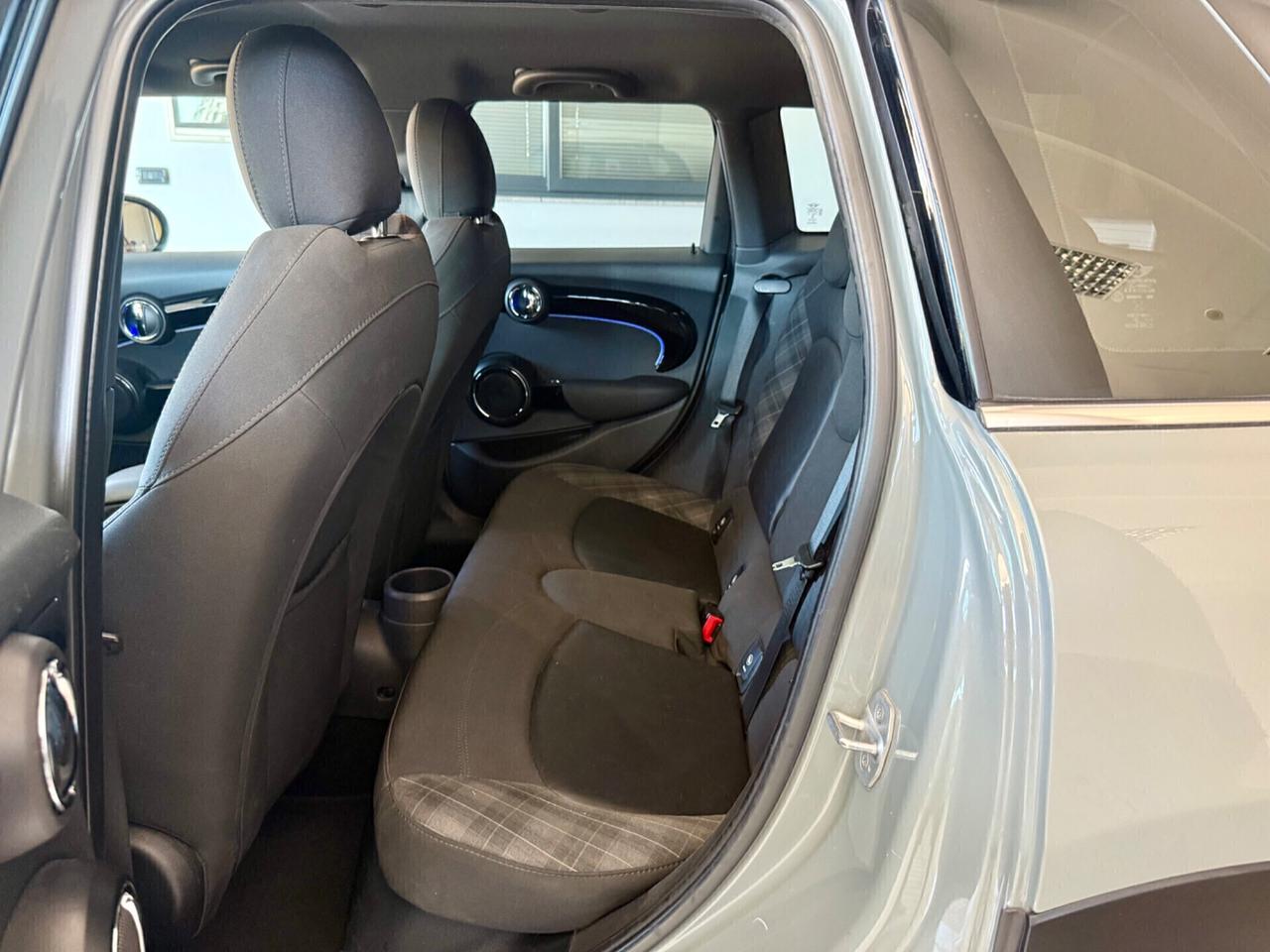 Mini 2.0 Cooper SD aut. Hype 5 porte