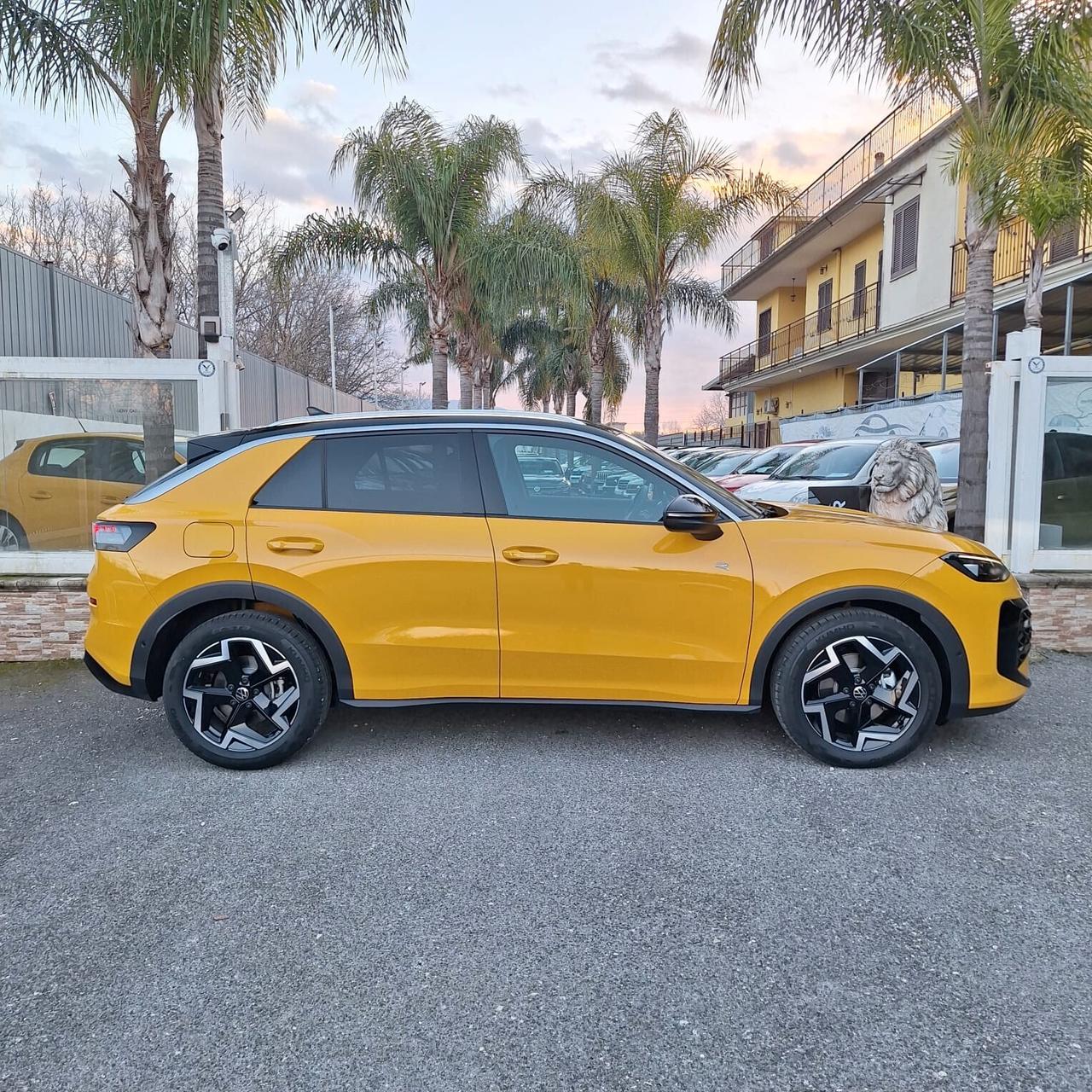 VOLKSWAGEN NEW T-ROC 1.5 eTSI R-LINE ACT 150CV DSG