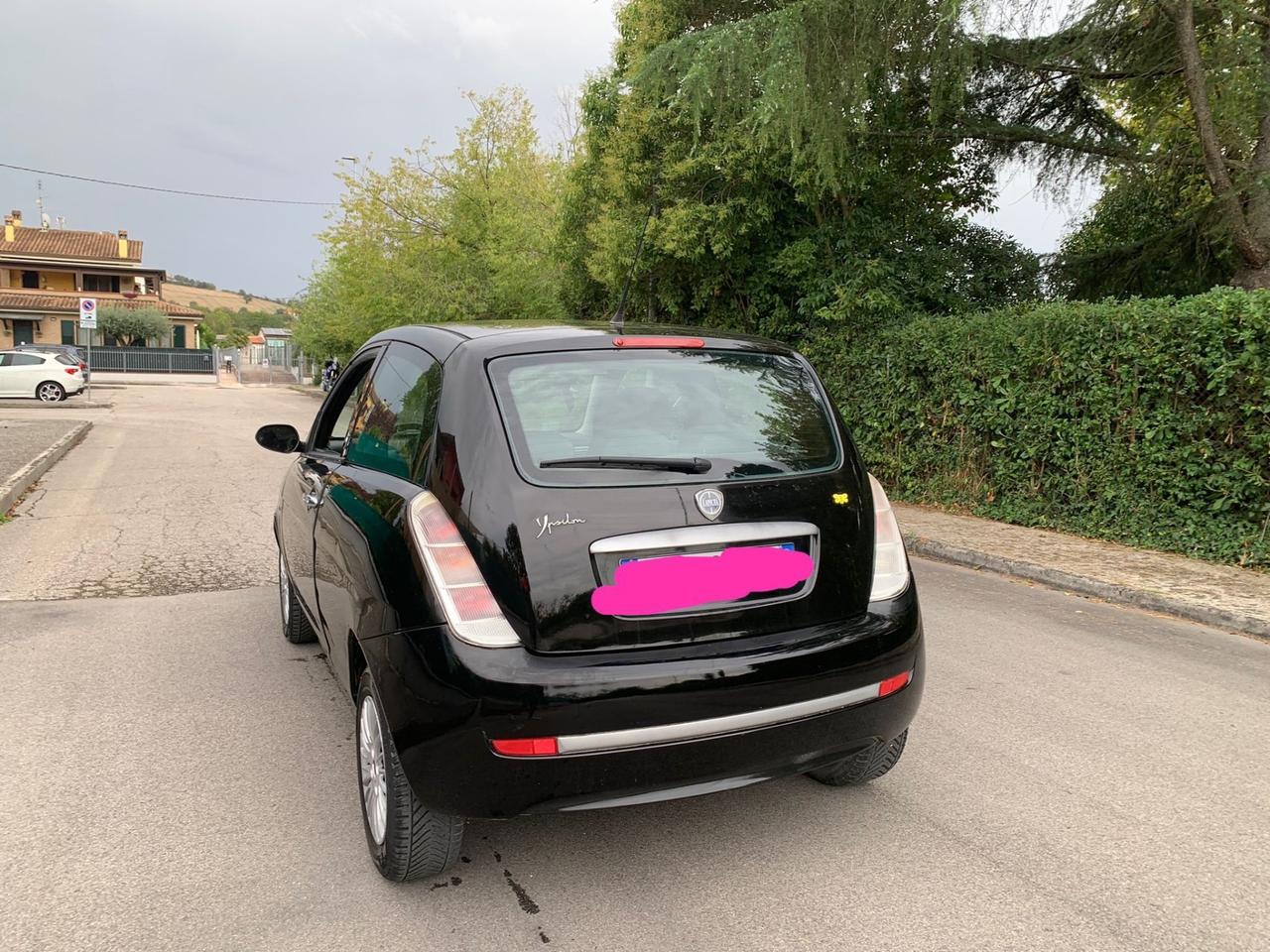 Lancia Ypsilon restailing 1.2 metano benzina