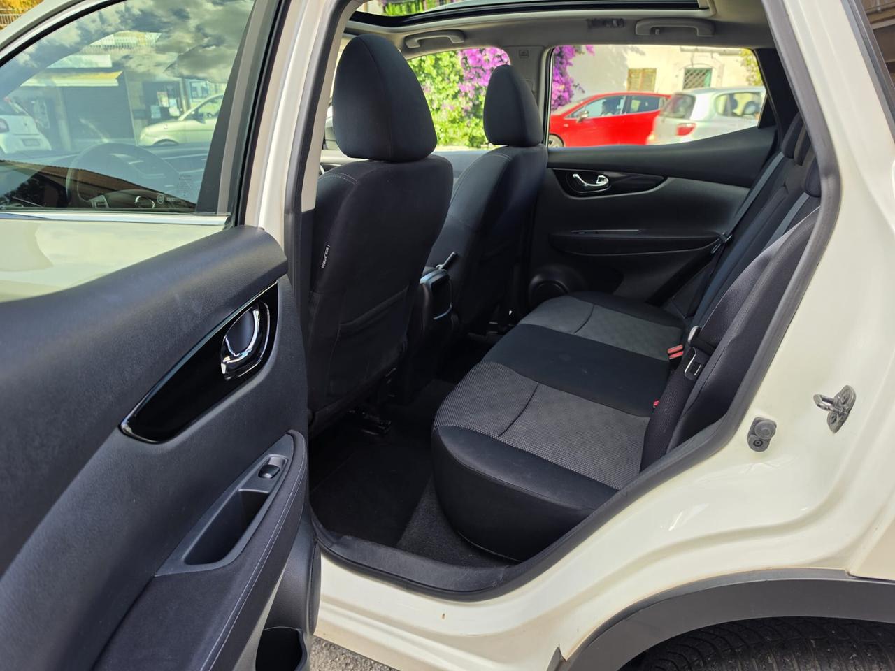 NISSAN QASHQAI 1.5 dCi BUISNESS