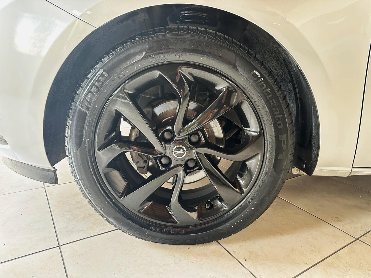 Opel Corsa 1.2 5 porte