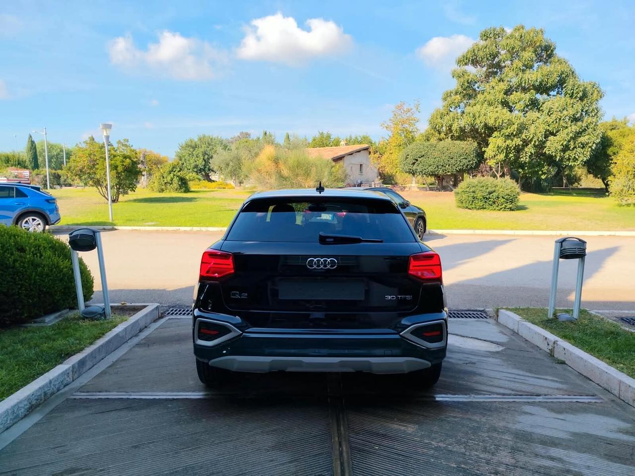 Audi Q2 30 TFSI Business Advanced