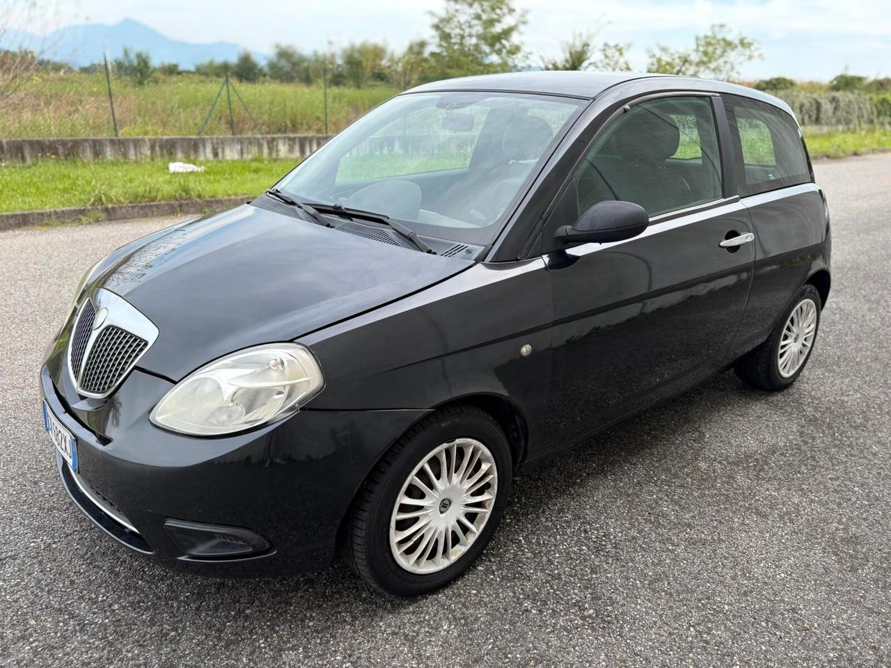 Lancia Ypsilon 1.2 Benzina 60cv NEOPATENTATI