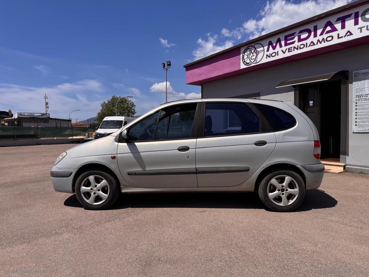 RENAULT Mégane Scénic 1.4 16V RXE