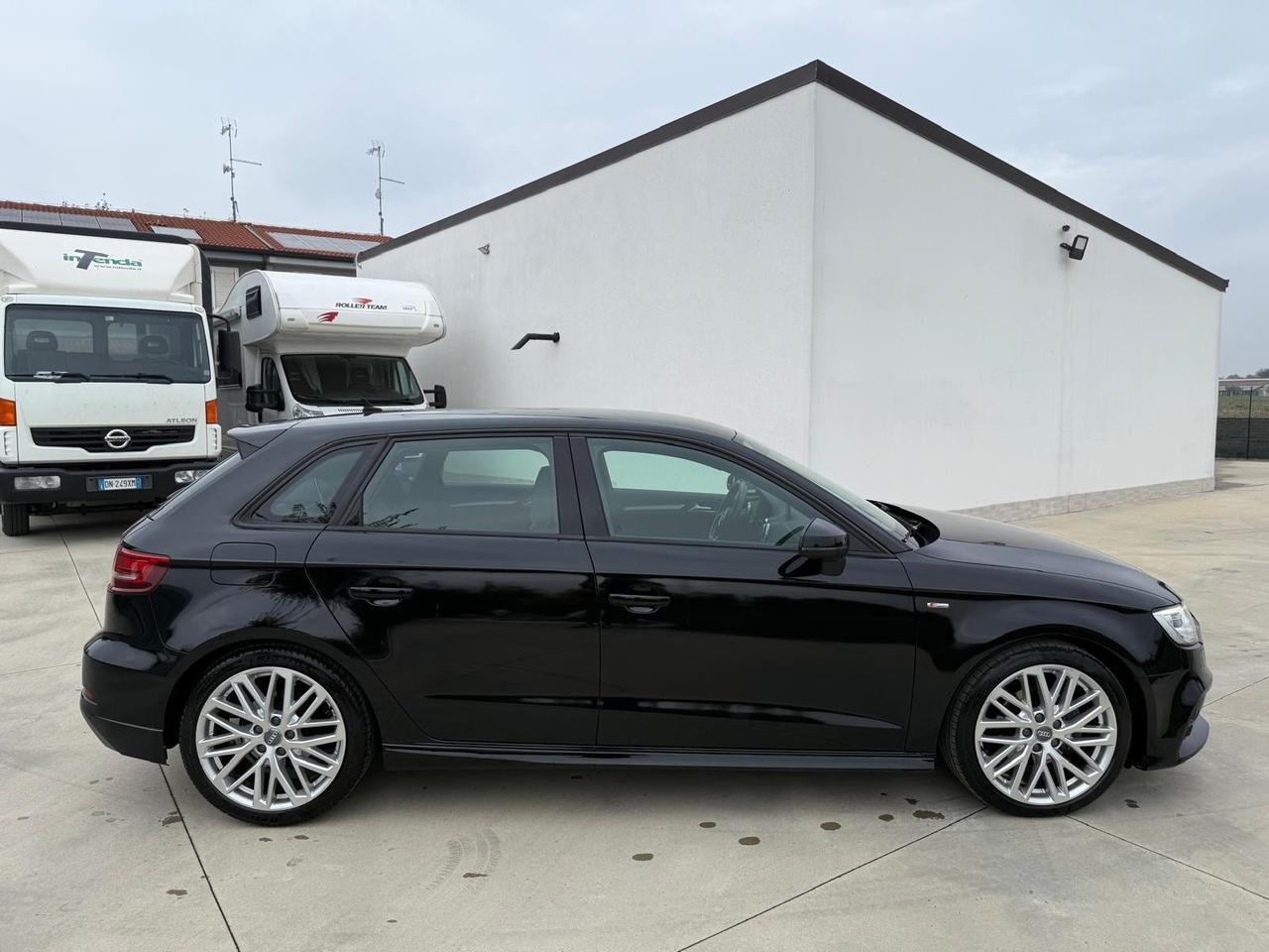 Audi A3 SPB 1.6 TDI S-Line interno esterno
