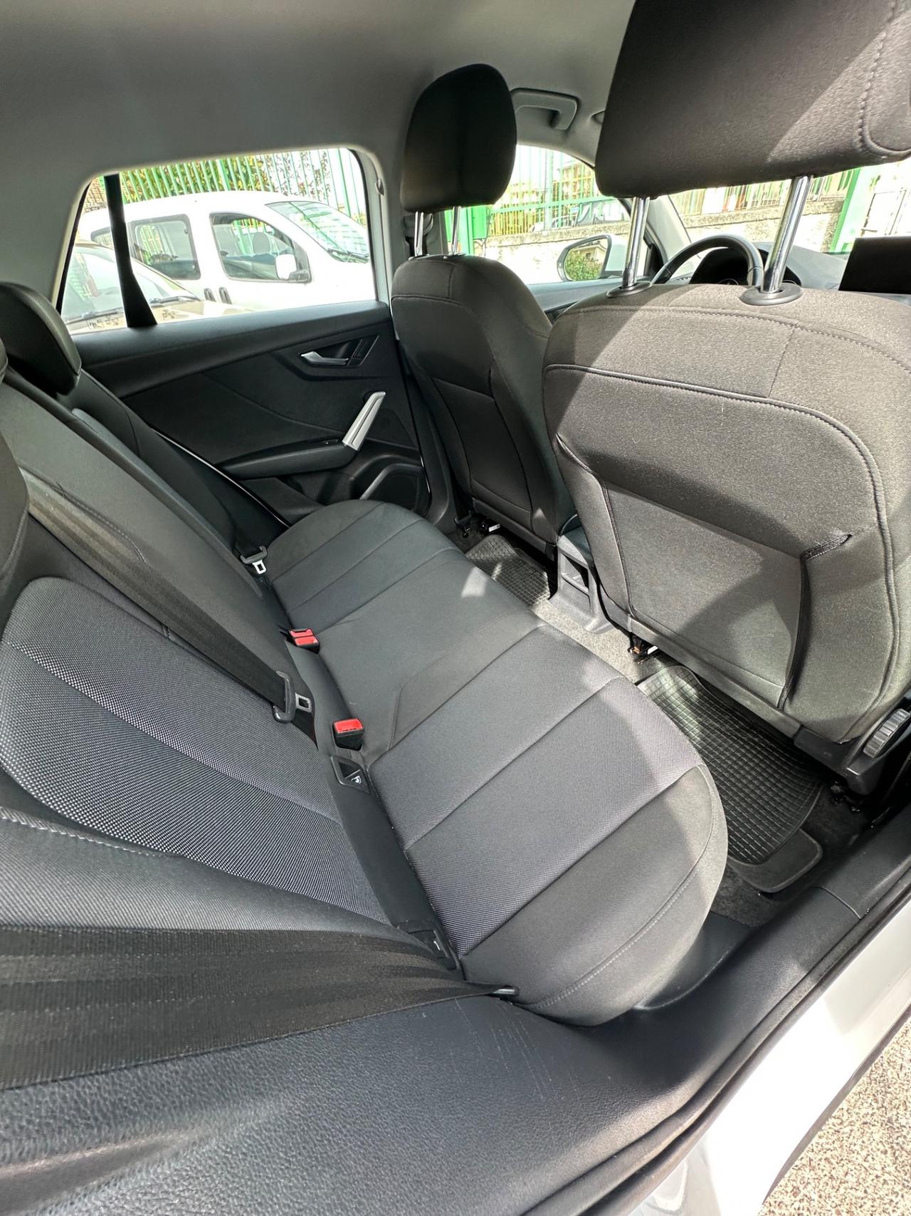 Audi Q2 30 TDI S tronic Identity Black