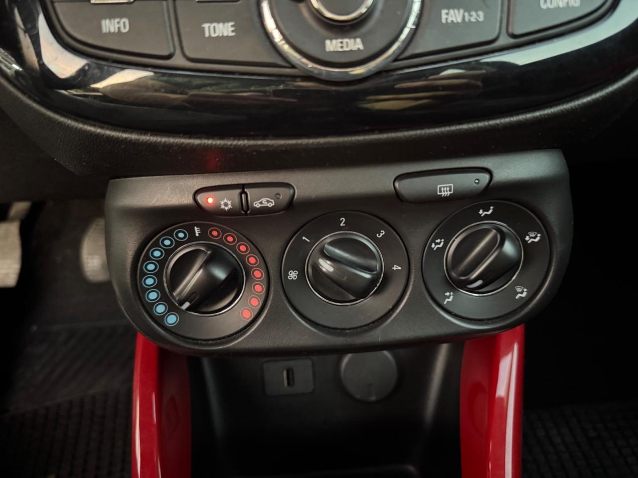 Opel Adam 1.4 GPL Tech Glam b-color