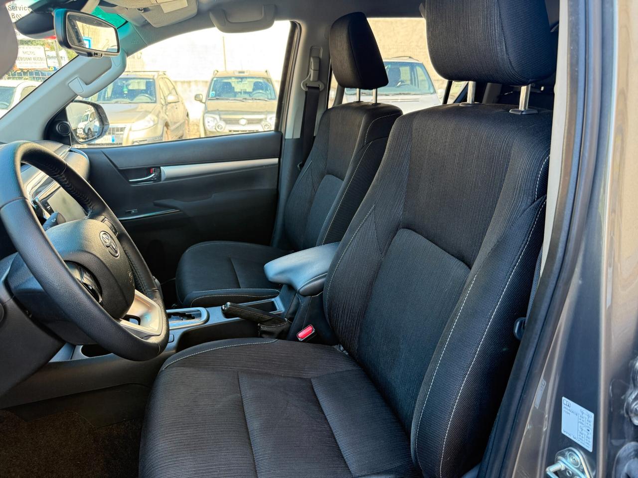 Toyota Hilux 2.4 D-4D A/T 4WD 4 porte Double Cab Executive
