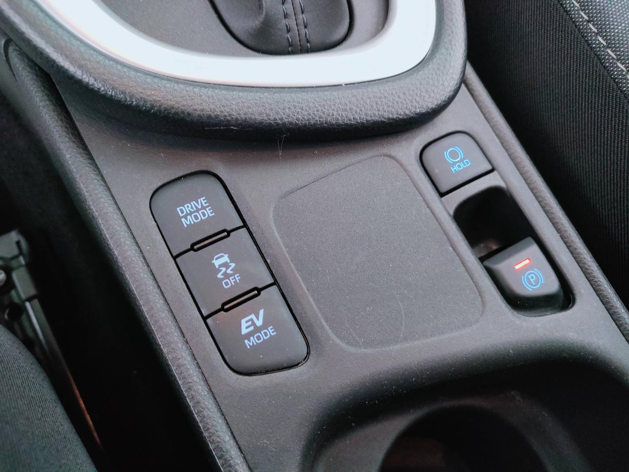 TOYOTA Yaris IV 2020 - Yaris 1.5h Trend