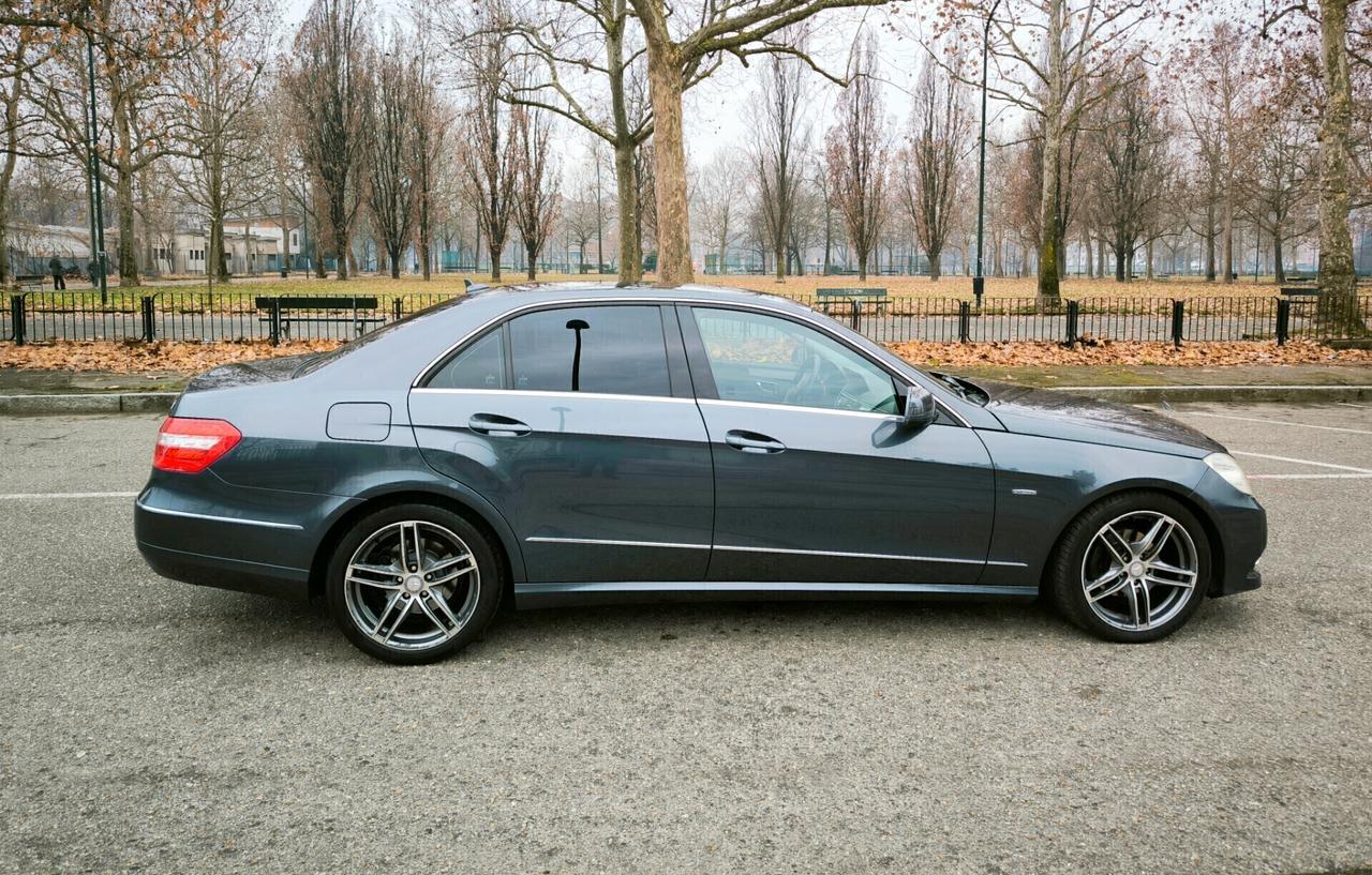 Mercedes-benz E 220 CDI BlueEFFICIENCY Avantgarde AMG