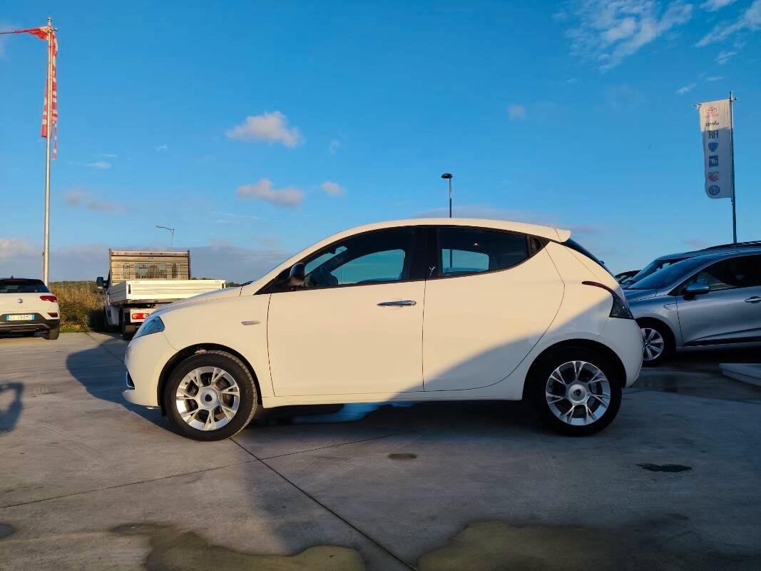 Lancia Ypsilon 1.2 Silver 69cv