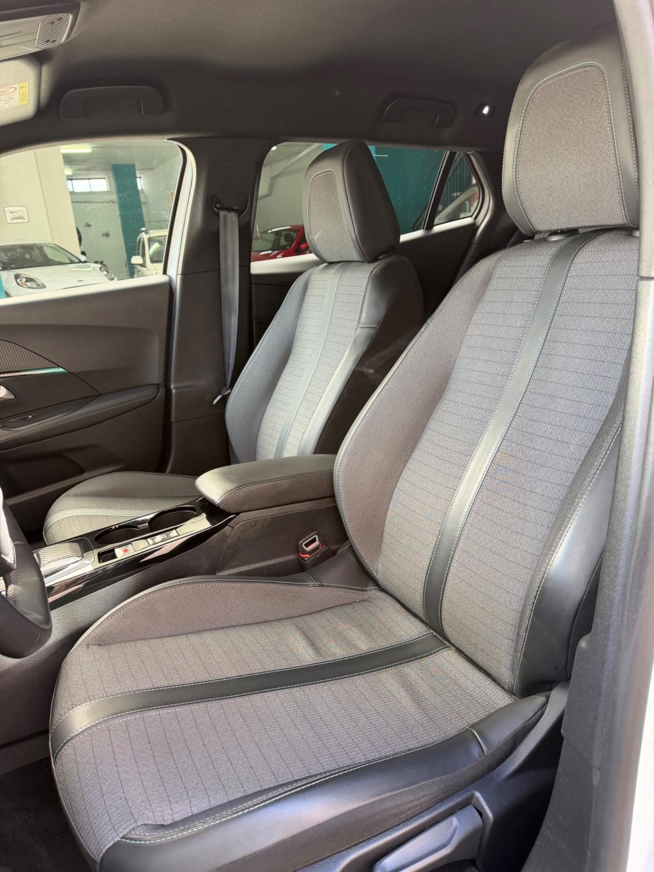 Peugeot 2008 ALLURE