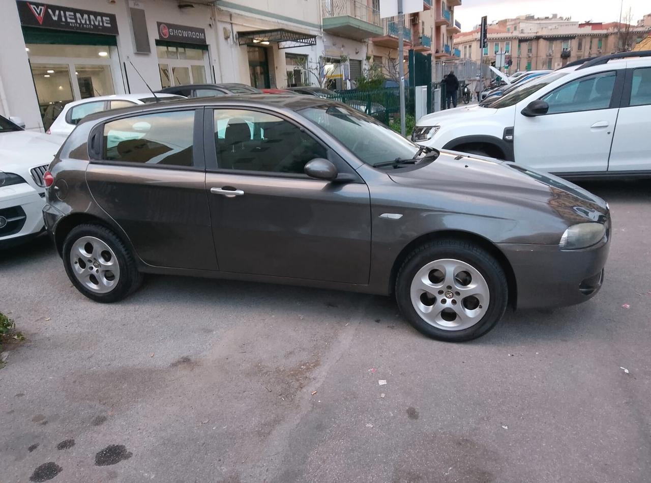 Alfa Romeo 147 1.9 JTD M-JET 16V 5 porte Exclusive