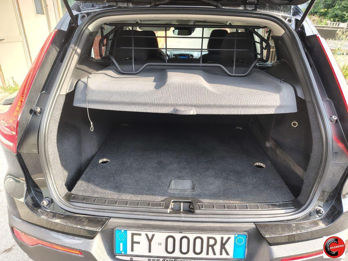 VOLVO XC40 2.0 D 150CV Geartronic Momentum