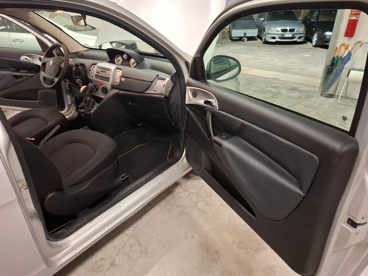 Lancia Ypsilon 1.2 Versus