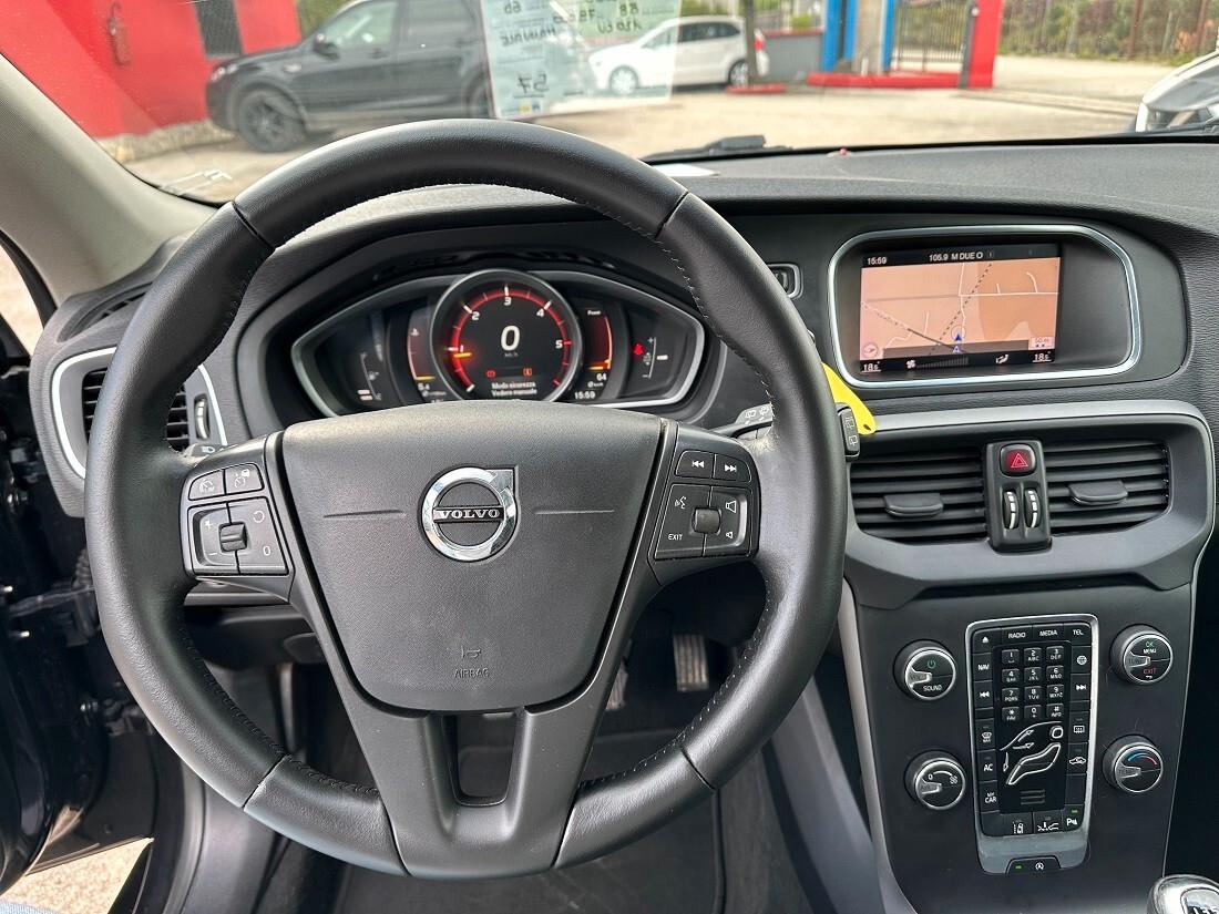 Volvo V40 D2 R-design