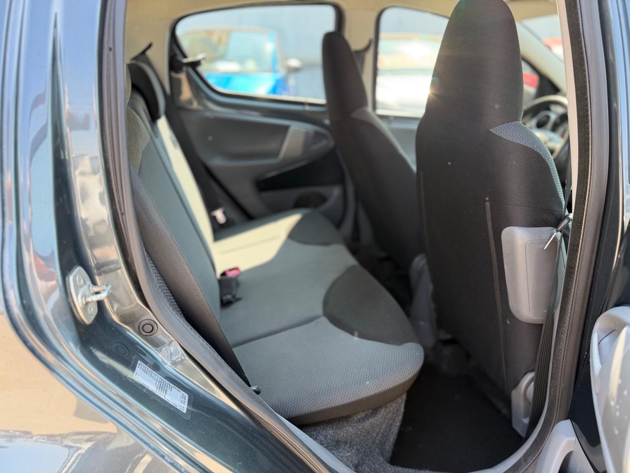 Toyota Aygo 1.0 12V VVT-i 5 porte Sol