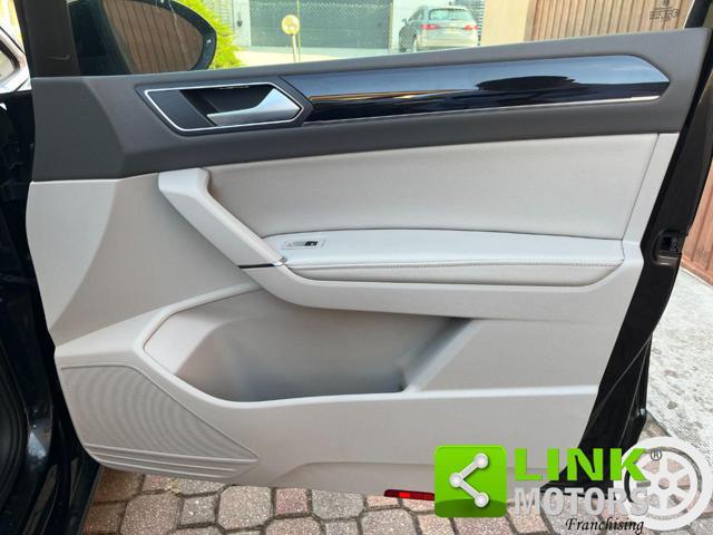 VOLKSWAGEN Touran 2.0 TDI 190 CV DSG Executive 7 Posti