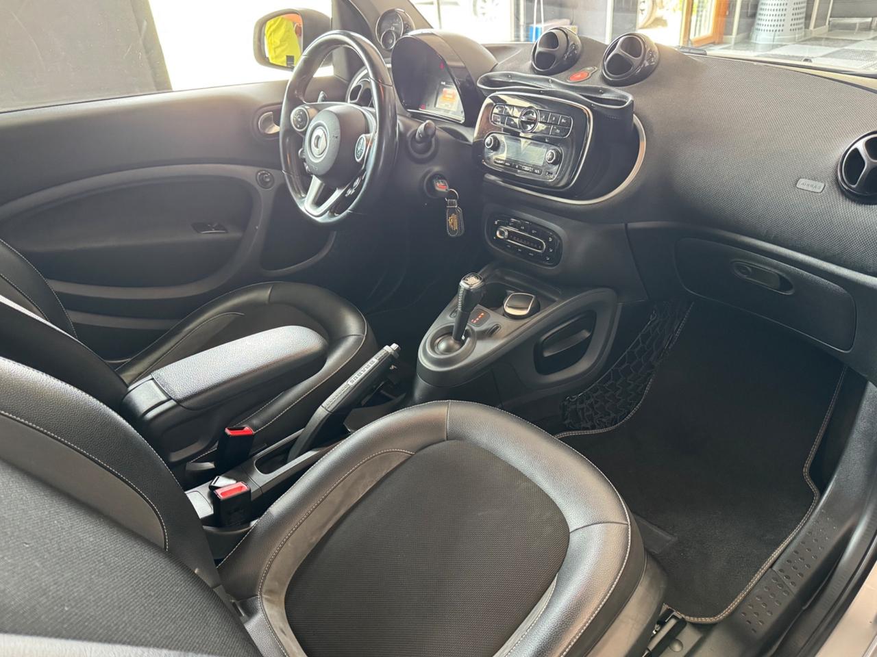 Smart ForTwo BRABUS 0.9 Turbo twinamic Parisblue