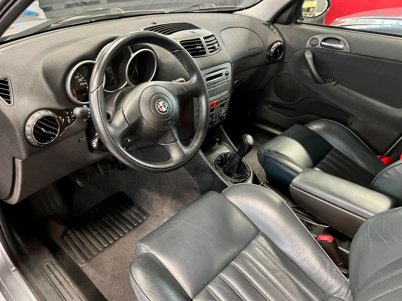 Alfa Romeo 147 1.6 16V Twin Spark Distinctive 5p