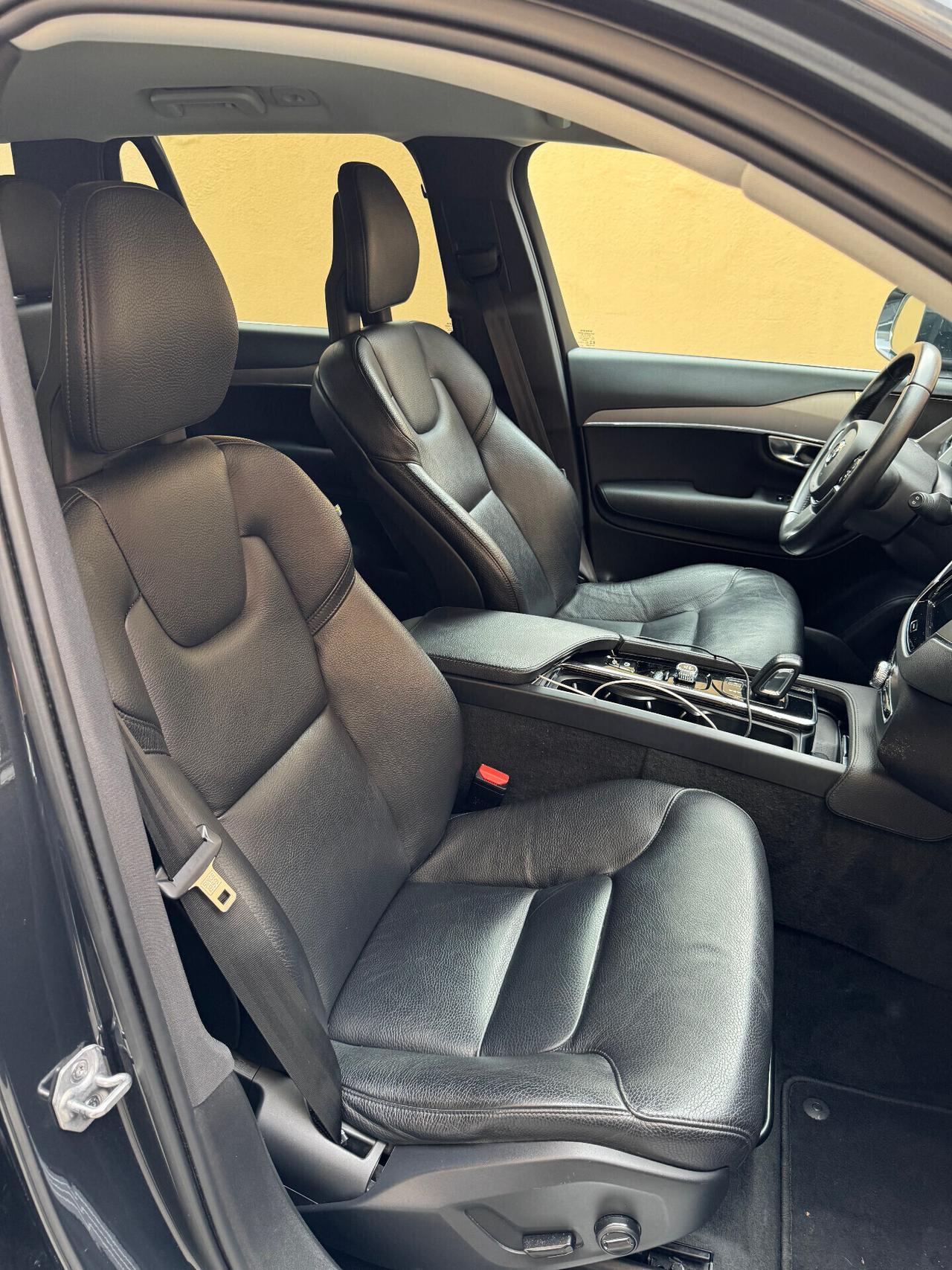 Volvo XC 90 B5 (d) AWD automatico 7 posti Momentum Pro