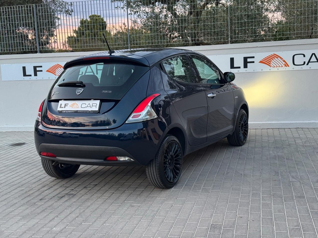 Lancia Ypsilon 1.0 FireFly 5 porte S&S Hybrid Ecochic Gold 70 cv