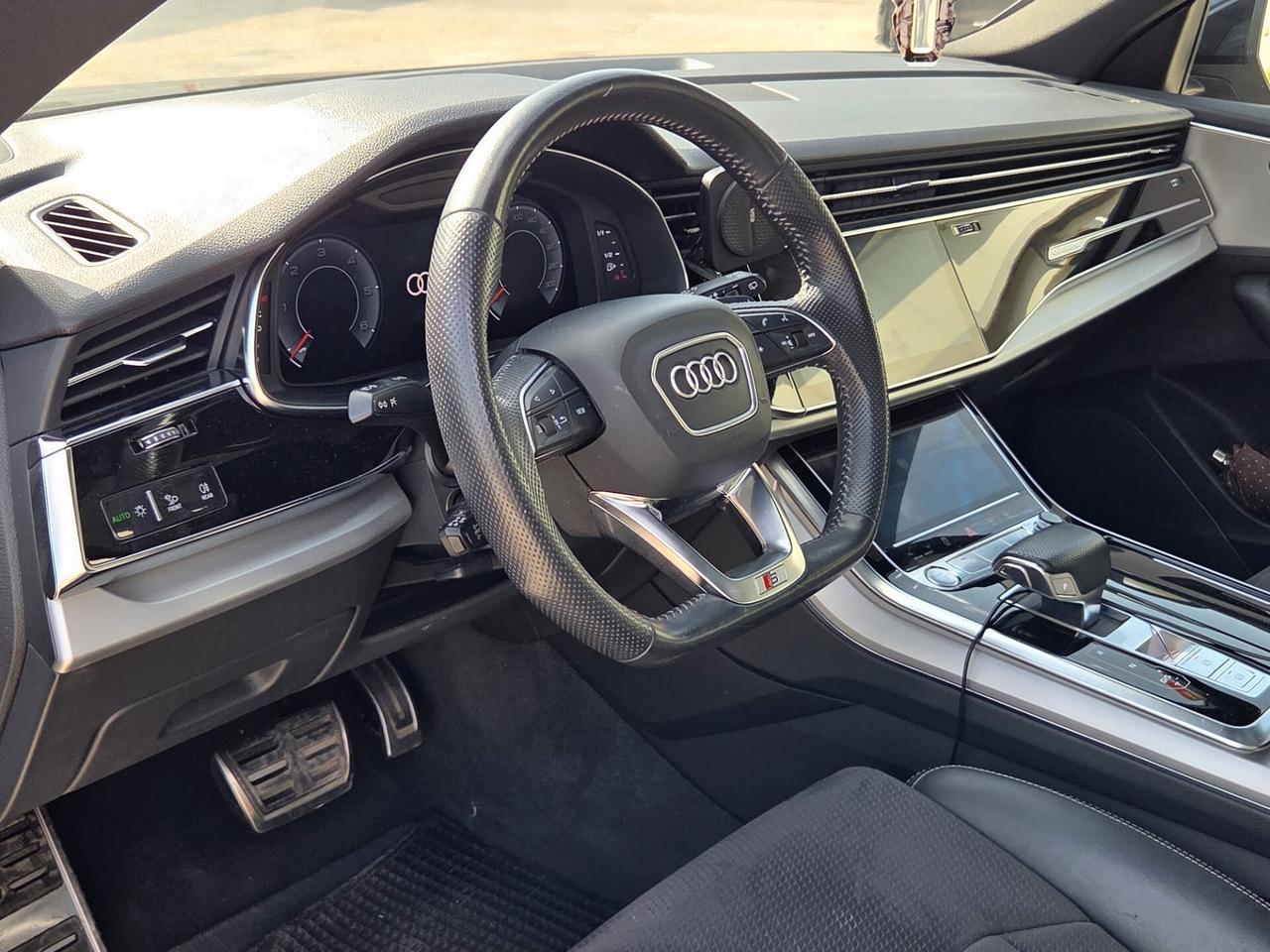 Audi Q8 50 TDI QUATTRO S LINE "FULL OPTIONAL"